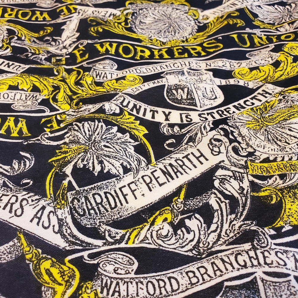 Gianfranco Ferre Workers Union Scarf - Picture 4 of 10